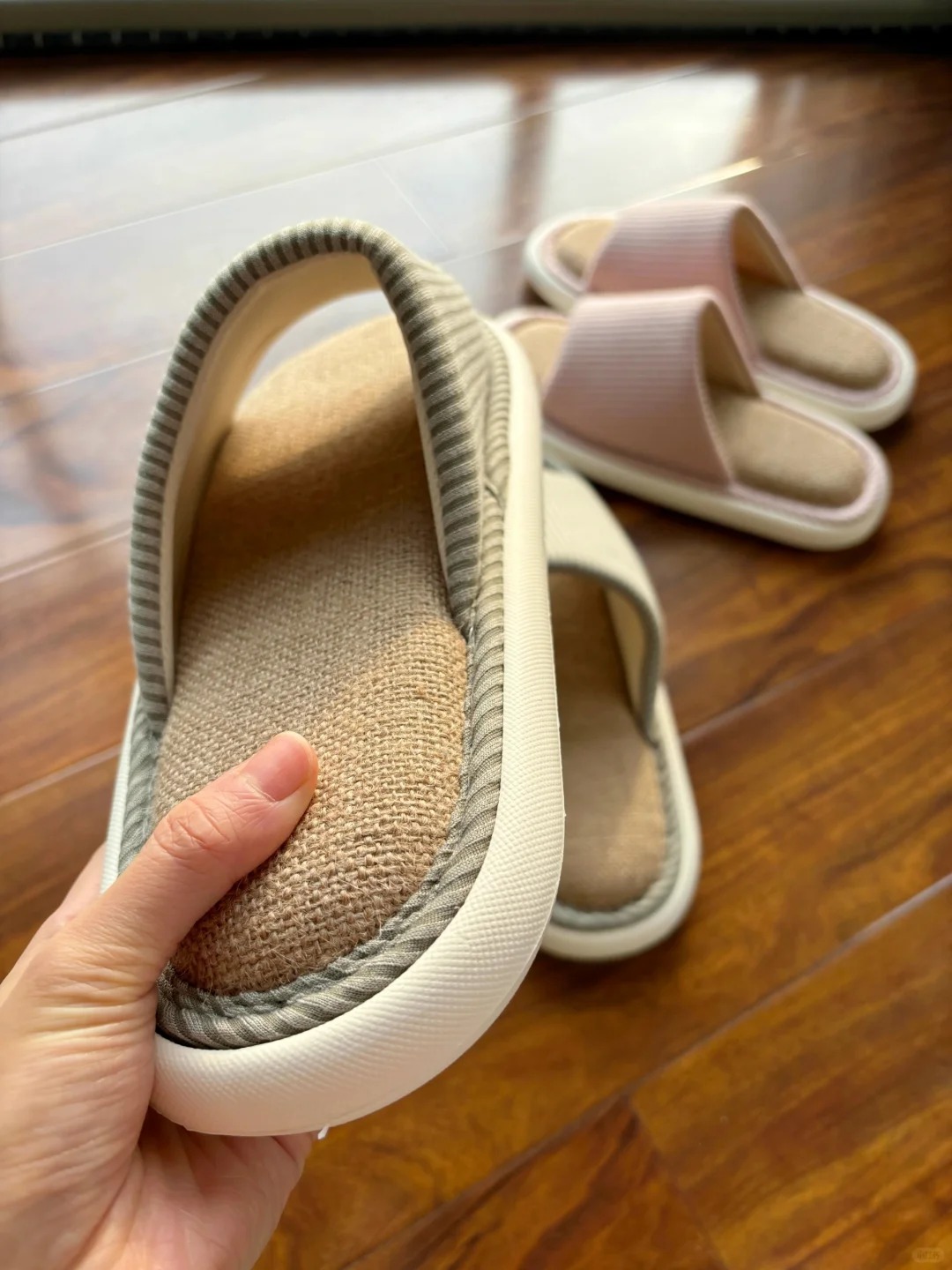 집에 이런 '4' 신발이 있으니 버리라고 조언하세요! 많은 사람들이 이해하지 못합니다. 당연하지 발 냄새