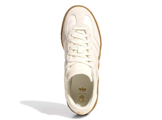 Adidas Gazelle에 대한 Edison Chen과 Clot의 최신 비전 : Crepe Soles 두 가지 색상 중 하나는 Clot의 시그니처 실크 패턴을 사용합니다.