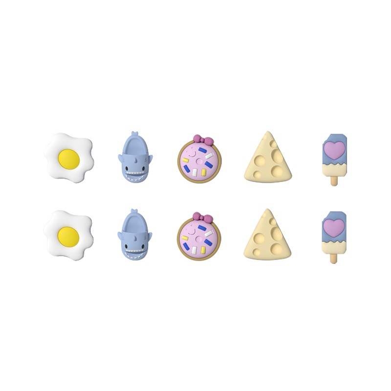 여자 남자 여름 해변 상어 슬리퍼 탑 핀 매력 만화 Pvc 치즈 나막신 매력 액세서리 신발 버클 장식