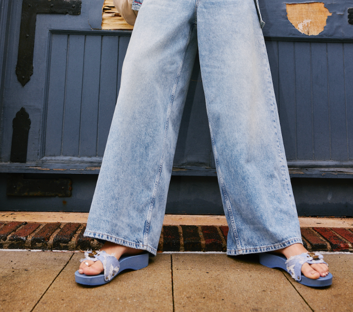 Dr. Scholl's Shoes, 프리 피플 콜라보레이션으로 100주년 기념 행사 시작