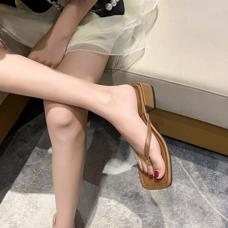 여성 플립 플롭 새로운 여름 광장 발가락 Chunky 하이힐 슬리퍼 여성 패션 트렌드 캐주얼 샌들